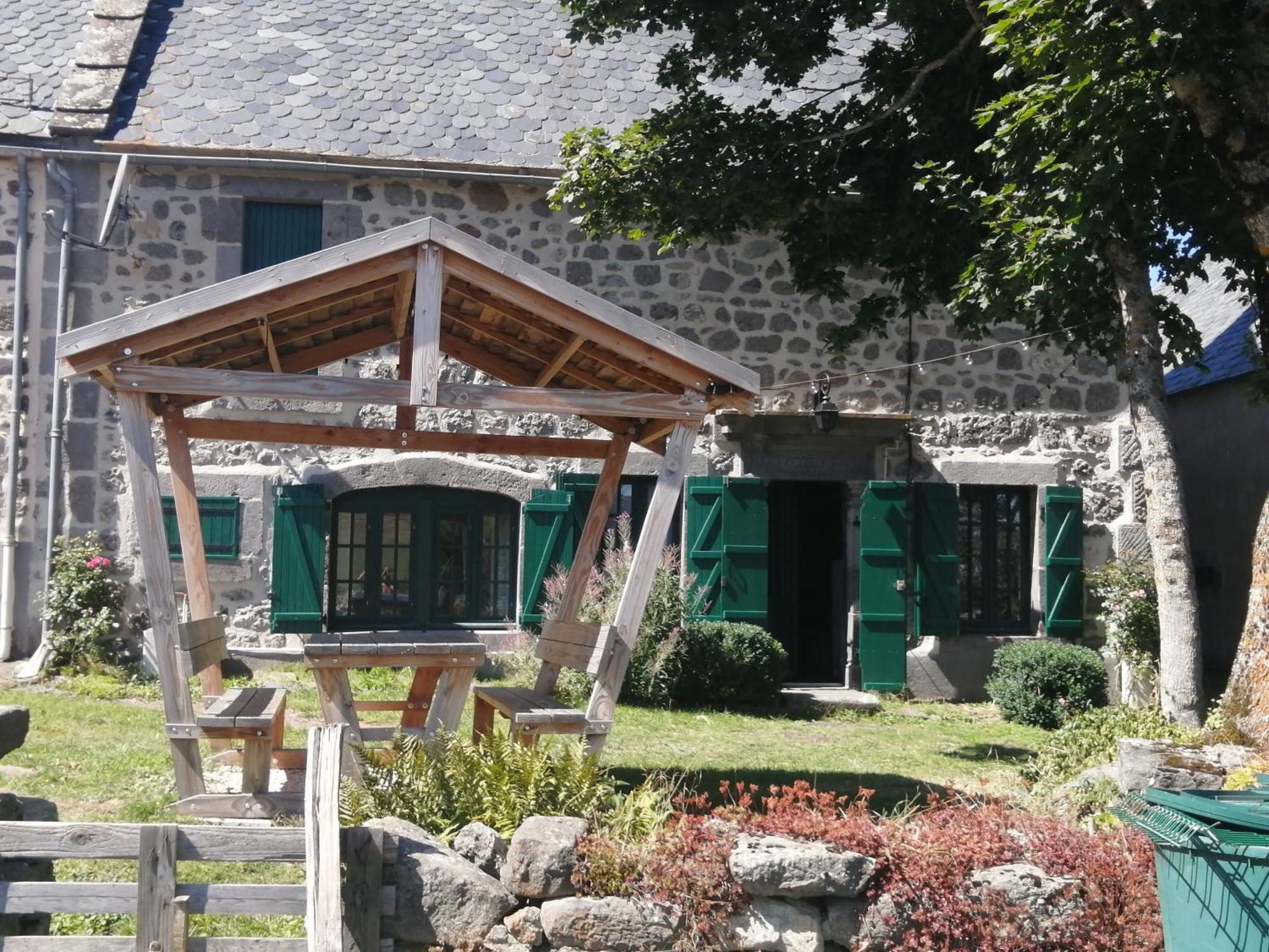 L'Auvergnate Chambon-sur-Lac Exterior foto